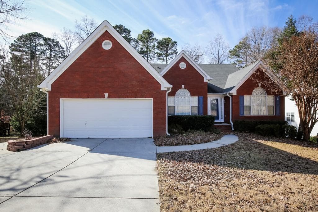 1040 Amhearst Oaks Drive, Lawrenceville, GA 30043 — most recent listing photo