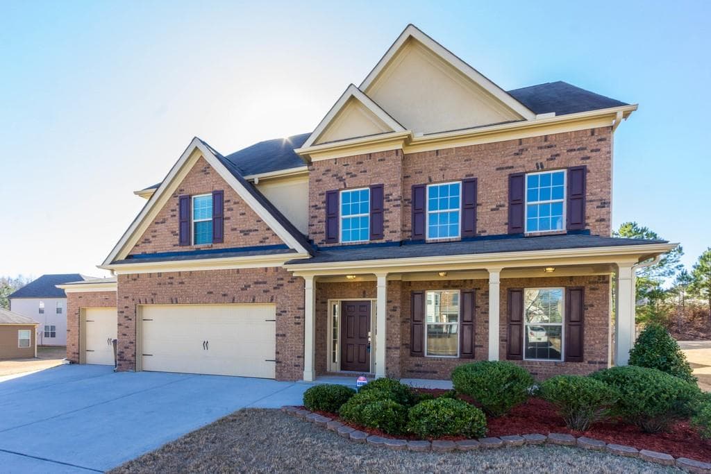 7 bedroom, 4 bathroom, 4,703 sq ft single family residence sold at 6192 Stonelake Drive, Atlanta, GA 30331