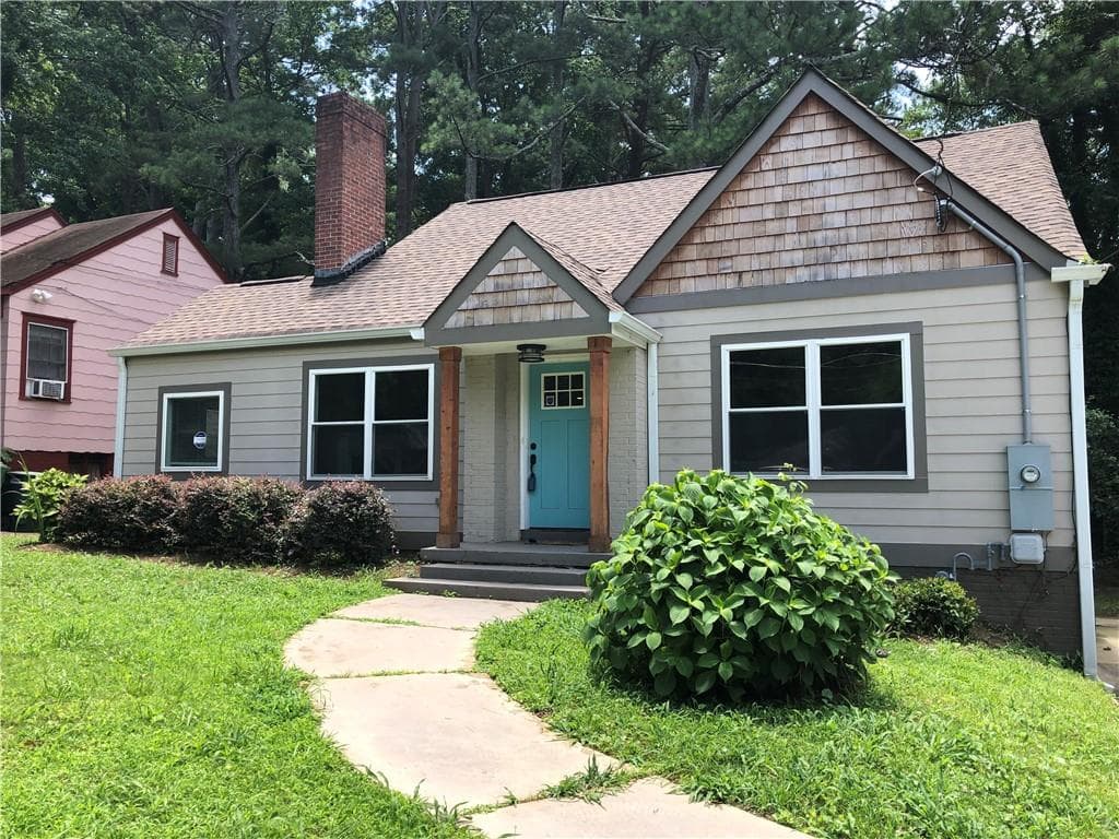 3 bedroom, 2 bathroom, 2,788 sq ft single family residence sold at 1700 Alvarado Terrace, Atlanta, GA 30310