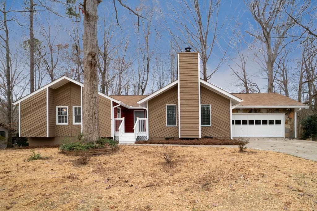 3 bedroom, 2 bathroom, 1,684 sq ft single family residence sold at 4401 Hidden Bluff Way, Snellville, GA 30039