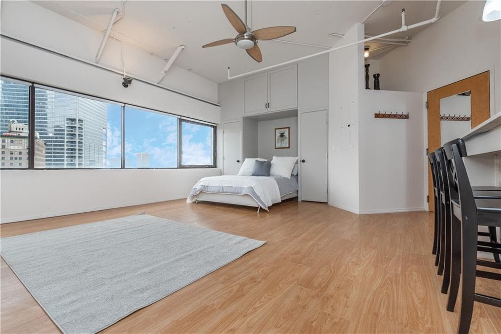 1 bedroom, 1 bathroom, 520 sq ft condominium sold at 120 Ralph Mcgill Boulevard 903, Atlanta, GA 30308