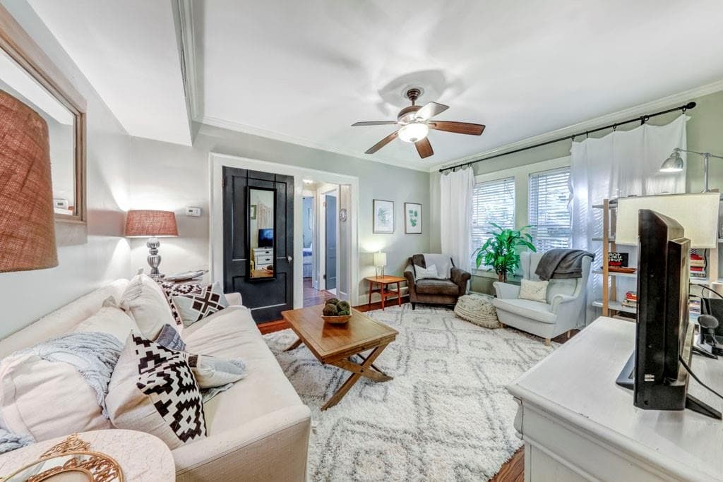 1 bedroom, 1 bathroom condominium sold at 968 Saint Charles Avenue 102, Atlanta, GA 30306
