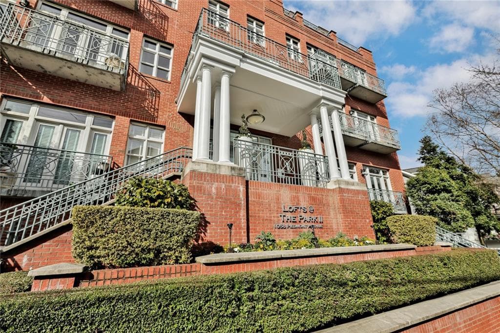 1 bedroom, 2 bathroom, 1,594 sq ft condominium sold at 1058 Piedmont Avenue 305, Atlanta, GA 30309