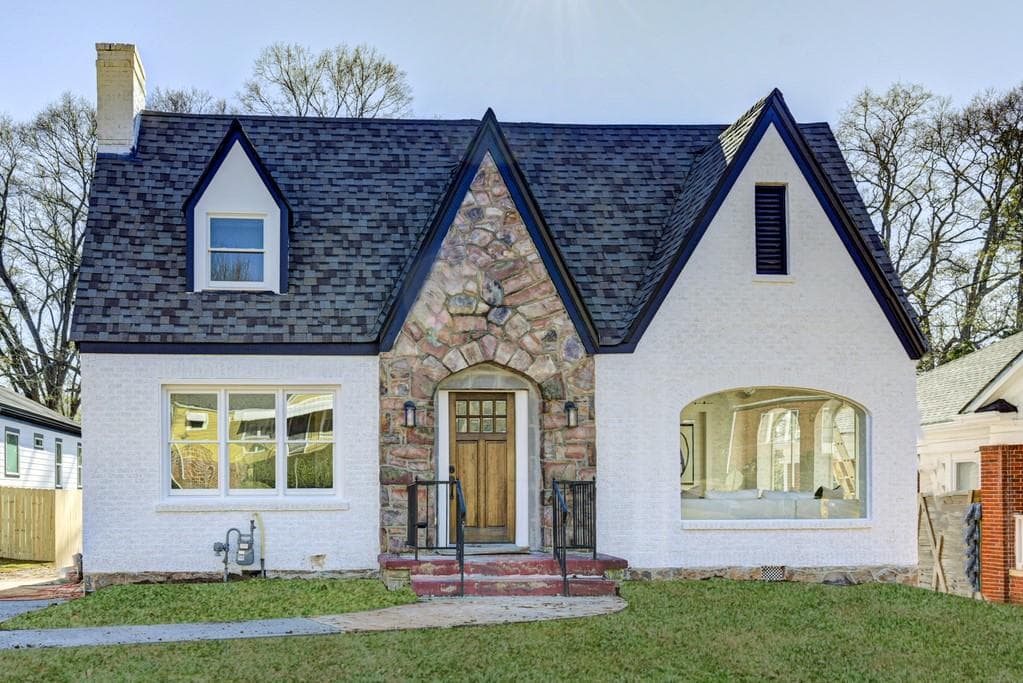 4 bedroom, 3 bathroom, 2,800 sq ft single family residence sold at 1676 Stokes Avenue, Atlanta, GA 30310