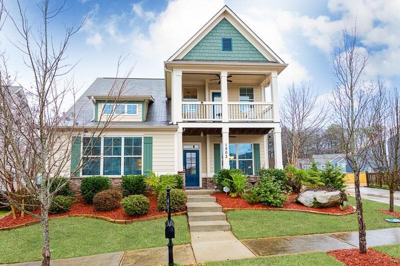 3 bedroom, 3 bathroom, 2,374 sq ft single family residence sold at 1503 Bungalow Lane, Atlanta, GA 30318