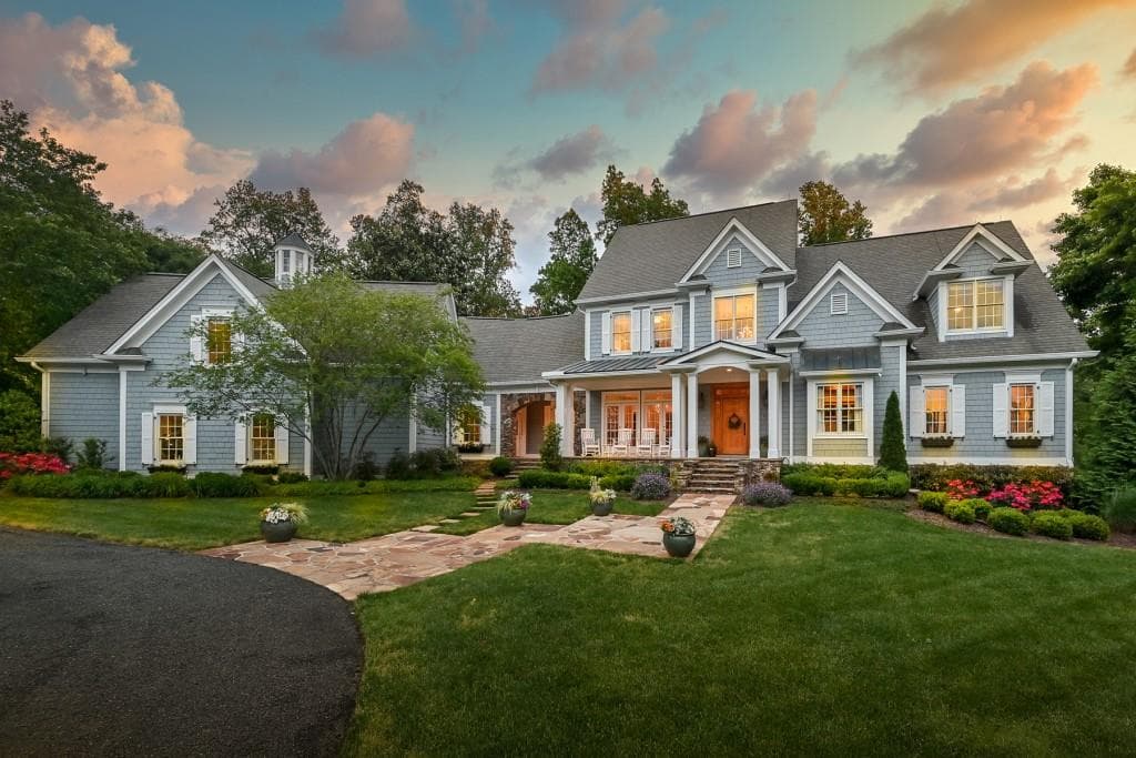 1050 Meadowview Road, Roswell, GA 30075 — most recent listing photo