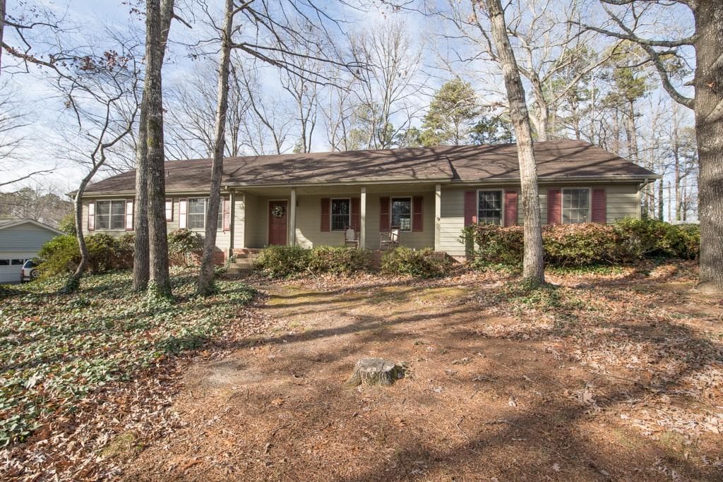 3 bedroom, 2 bathroom, 2,001 sq ft single family residence sold at 2303 Hidden Lane, Snellville, GA 30078