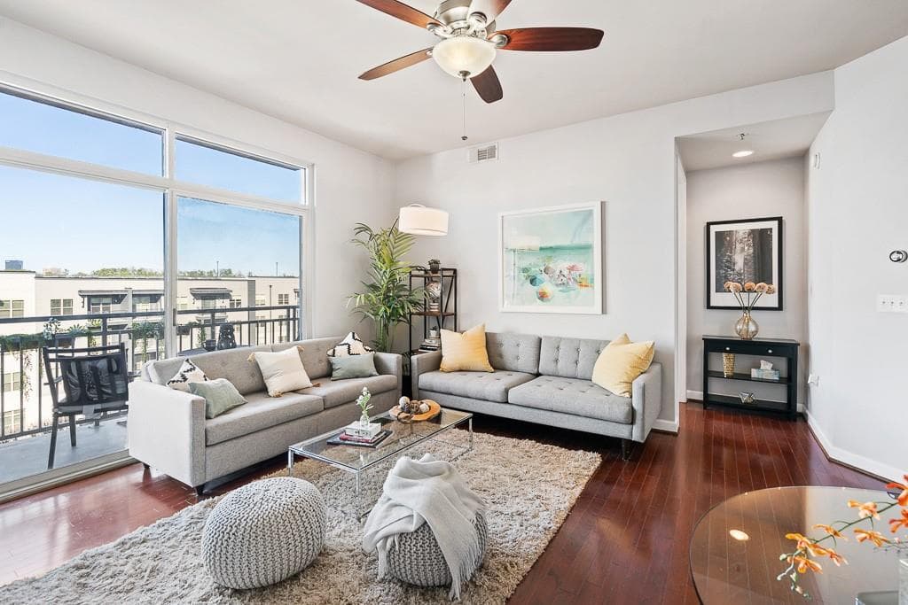 1 bedroom, 2 bathroom, 852 sq ft condominium sold at 711 Cosmopolitan Drive 609, Atlanta, GA 30324