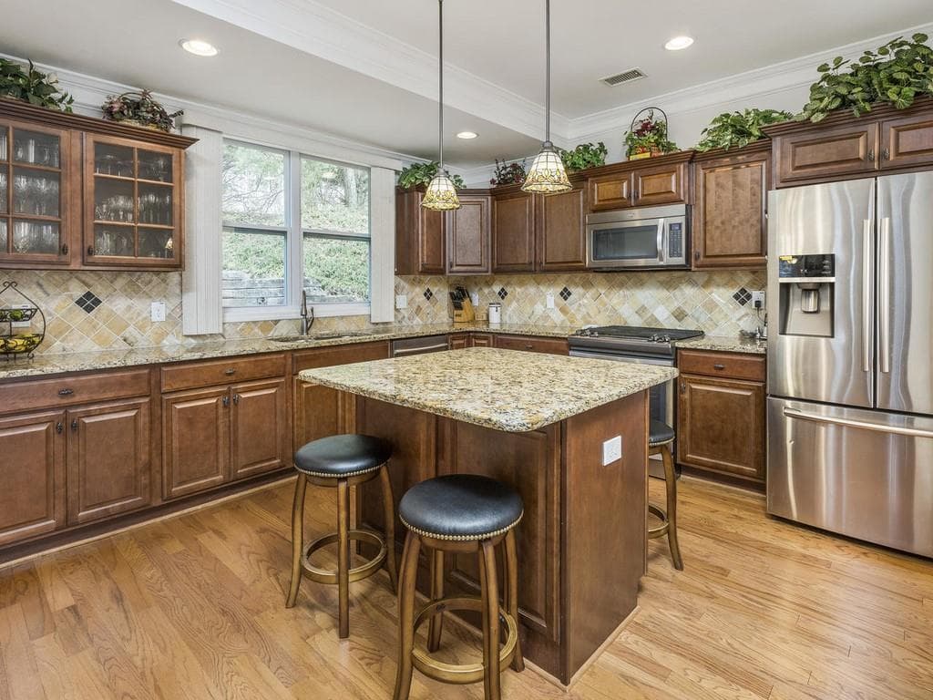 4 bedroom, 4 bathroom, 3,300 sq ft single family residence sold at 4836 Thicket Path, Acworth, GA 30102