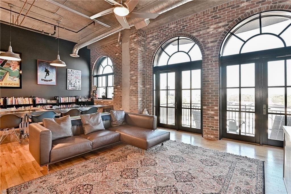 1 bedroom, 2 bathroom, 1,291 sq ft condominium sold at 3180 Mathieson Drive 1207, Atlanta, GA 30305