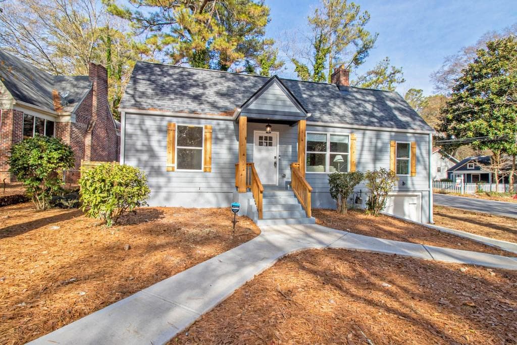 3 bedroom, 2 bathroom, 1,470 sq ft single family residence sold at 1523 Pineview Terrace, Atlanta, GA 30311