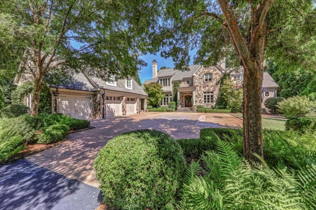 331 Londonberry Road, Sandy Springs, GA 30327 — most recent listing photo