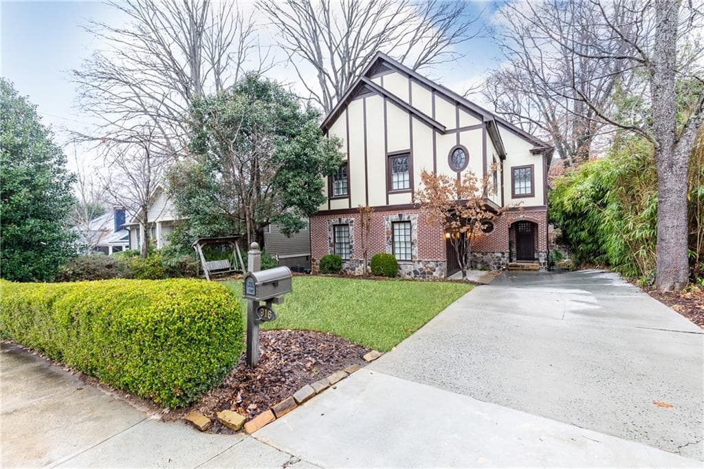 5 bedroom, 6 bathroom, 6,338 sq ft single family residence sold at 916 Los Angeles Avenue, Atlanta, GA 30306