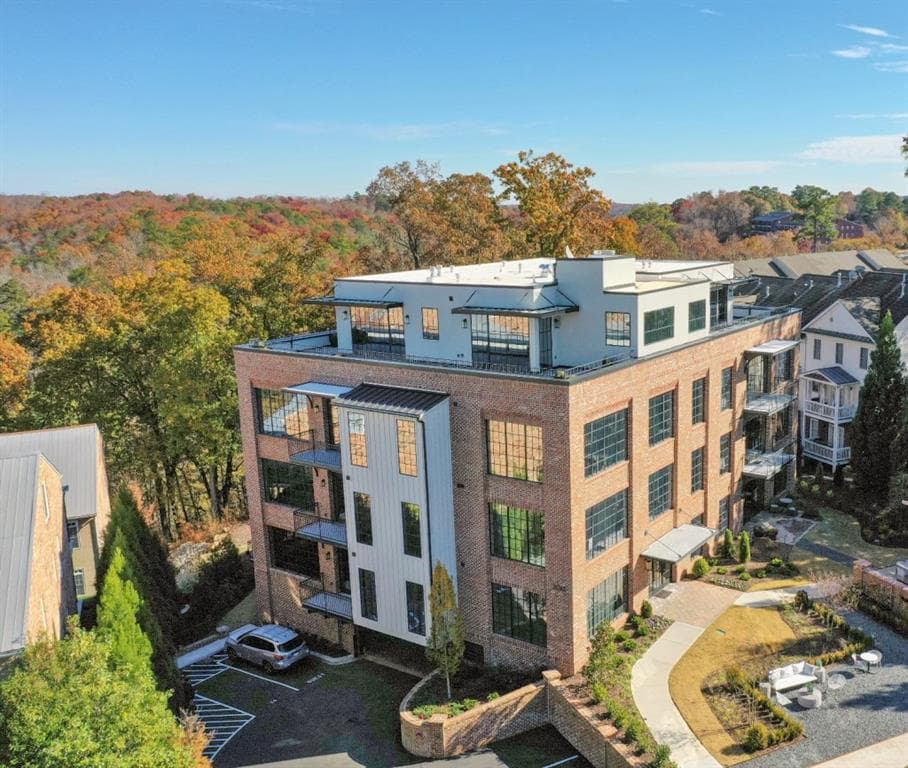 2 bedroom, 3 bathroom, 1,216 sq ft condominium sold at 242 Vickery Falls Drive, Roswell, GA 30075