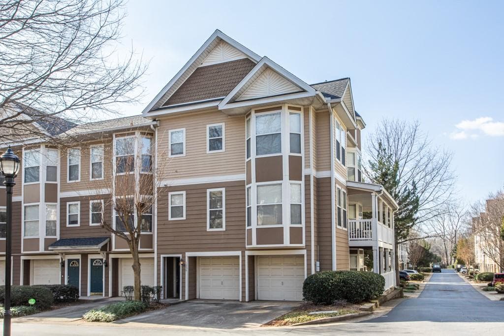 3 bedroom, 3 bathroom, 1,878 sq ft condominium sold at 951 Glenwood Avenue 1306, Atlanta, GA 30316