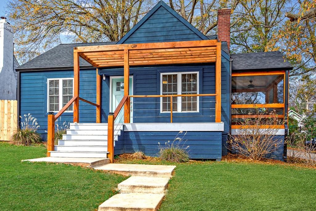 2 bedroom, 2 bathroom, 1,282 sq ft single family residence sold at 797 BERKELEY Avenue, Atlanta, GA 30318