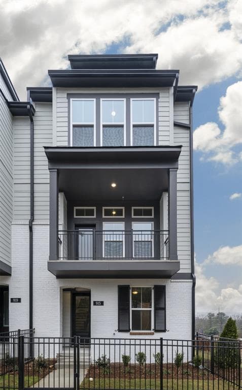 3 bedroom, 4 bathroom, 2,160 sq ft townhouse sold at 915 Katie Kerr Drive 4, Decatur, GA 30030