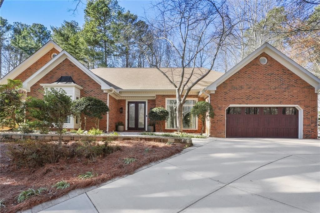 6 bedroom, 4 bathroom, 4,900 sq ft single family residence sold at 10560 Turner Road, Roswell, GA 30076