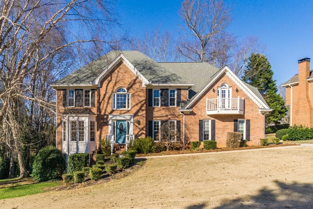 5 bedroom, 4 bathroom, 3,426 sq ft single family residence sold at 475 WEXFORD HOLLOW Run, Roswell, GA 30075