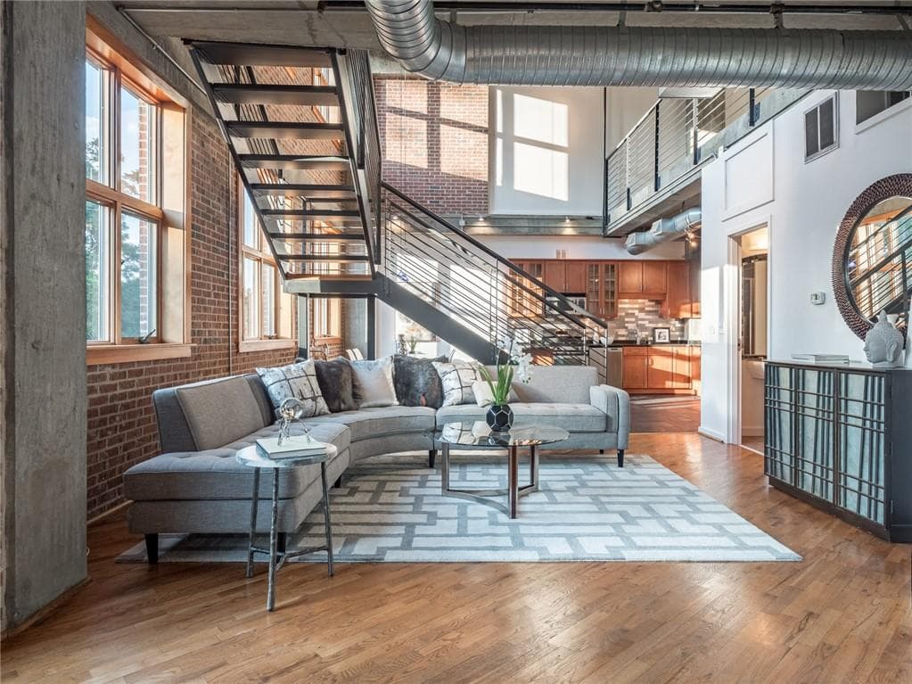 2 bedroom, 2 bathroom, 2,199 sq ft condominium sold at 640 Glen Iris Drive 610, Atlanta, GA 30308
