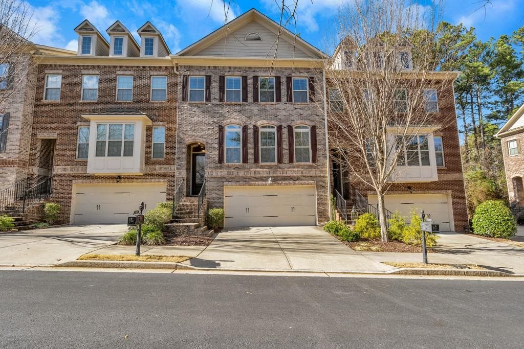 4 bedroom, 4 bathroom, 2,498 sq ft townhouse sold at 3025 Eagle Ridge, Roswell, GA 30076