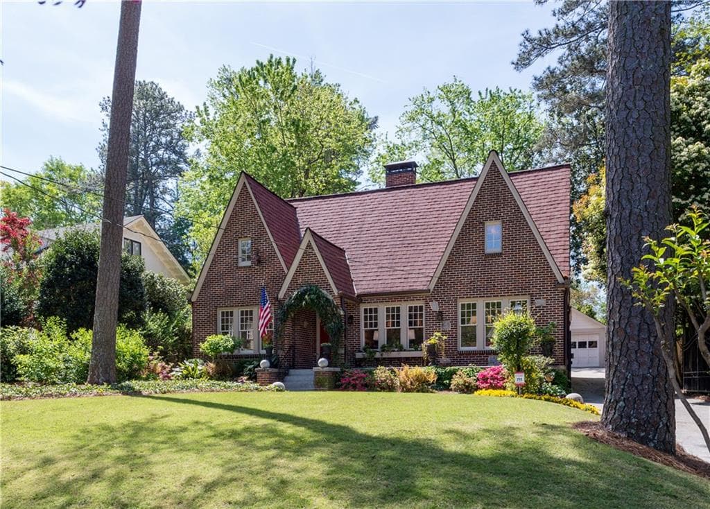 4 bedroom, 3 bathroom single family residence sold at 711 E Morningside Drive, Atlanta, GA 30324