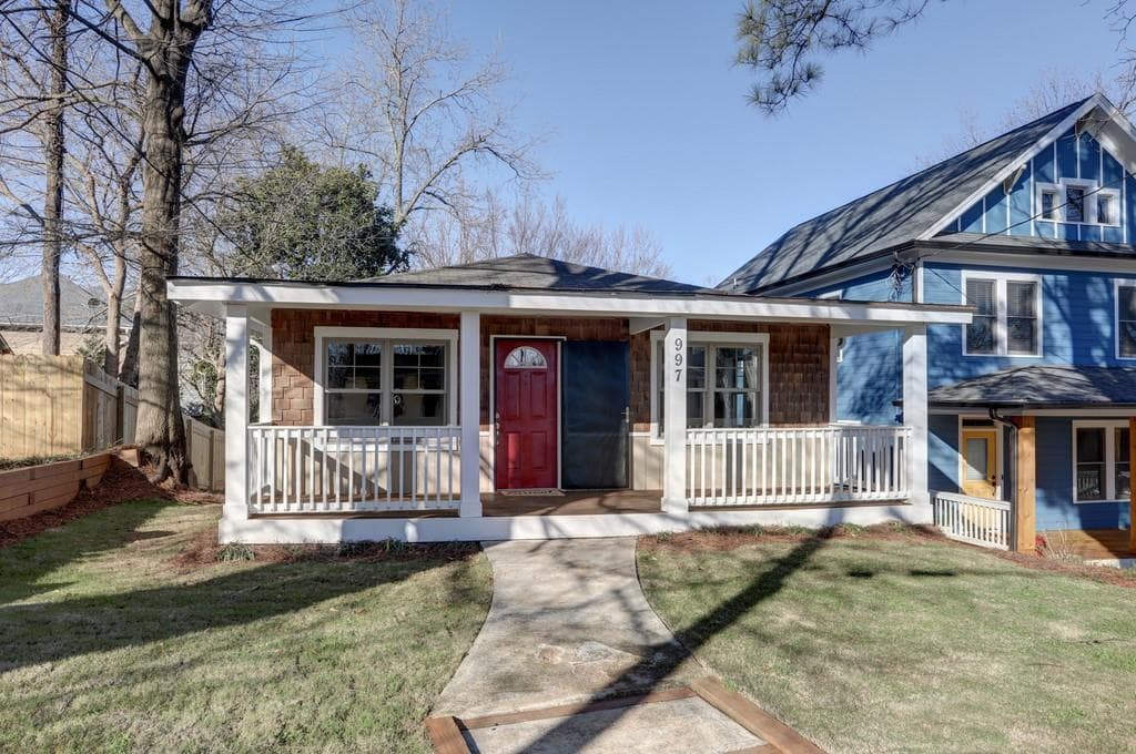 3 bedroom, 1 bathroom, 1,068 sq ft single family residence sold at 997 Farrington Place, Atlanta, GA 30315