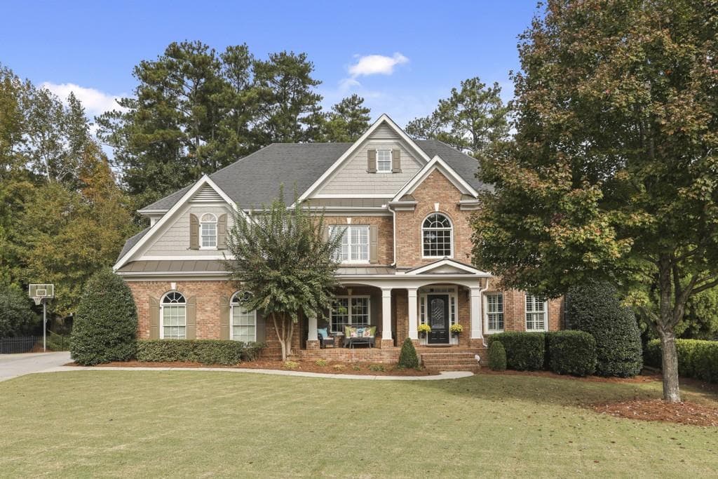 6 bedroom, 6 bathroom, 6,040 sq ft single family residence sold at 185 Amberly Place, Roswell, GA 30075