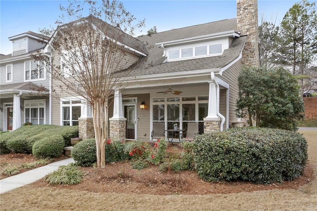 4 bedroom, 3 bathroom townhouse sold at 730 Freedom Lane, Roswell, GA 30075