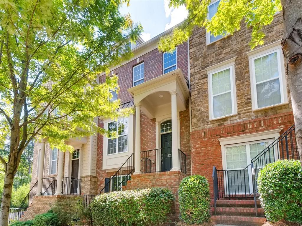 3 bedroom, 4 bathroom, 1,897 sq ft townhouse sold at 2255 Millhaven Street 19, Smyrna, GA 30080