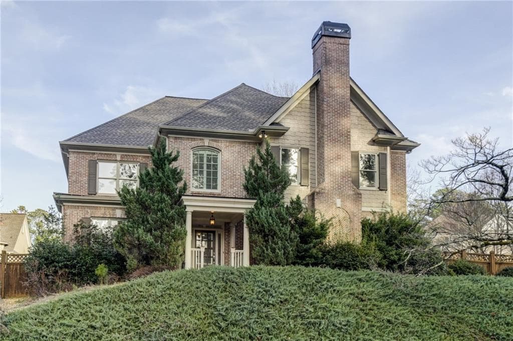 2300 Briarcliff Commons, Atlanta, GA 30345 — most recent listing photo