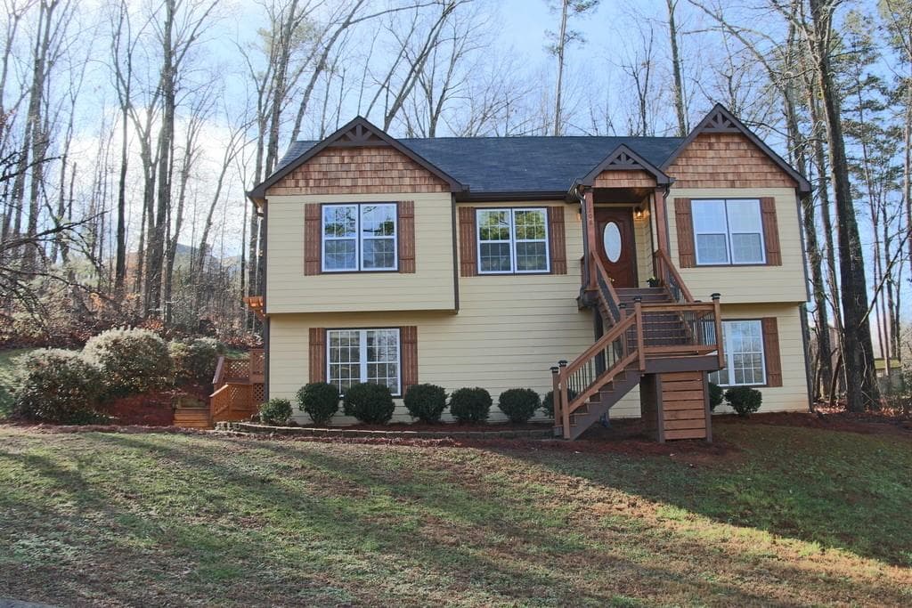3 bedroom, 2 bathroom single family residence sold at 1208 Cousins Road, Woodstock, GA 30188