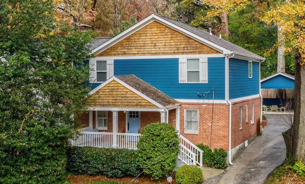 5 bedroom, 3 bathroom, 2,392 sq ft single family residence sold at 292 Eureka Drive, Atlanta, GA 30305