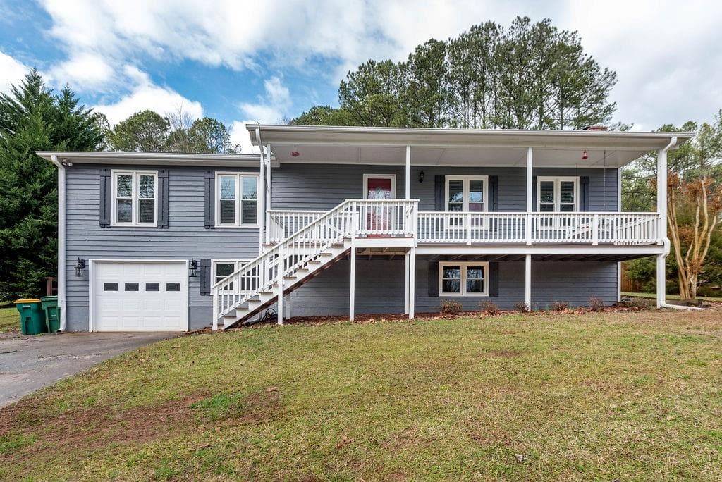 3 bedroom, 2 bathroom, 1,976 sq ft single family residence sold at 230 Mill Creek Road, Woodstock, GA 30188