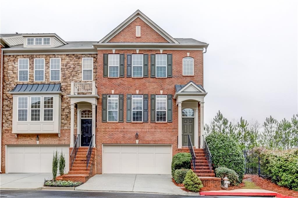 3 bedroom, 4 bathroom, 2,328 sq ft townhouse sold at 2826 Loftview Square 4, Atlanta, GA 30339