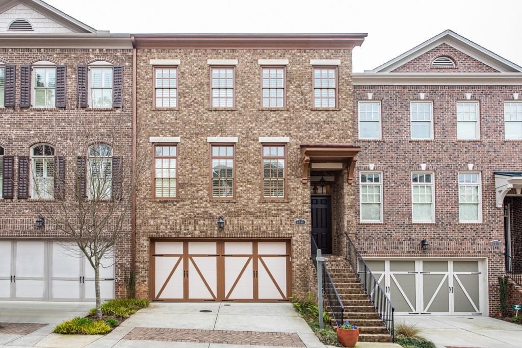 4 bedroom, 4 bathroom townhouse sold at 2015 Hidden Alley, Alpharetta, GA 30009