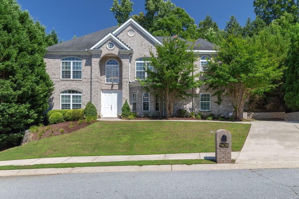 5 bedroom, 3 bathroom, 3,422 sq ft single family residence sold at 5408 SPELMAN Drive, Atlanta, GA 30331