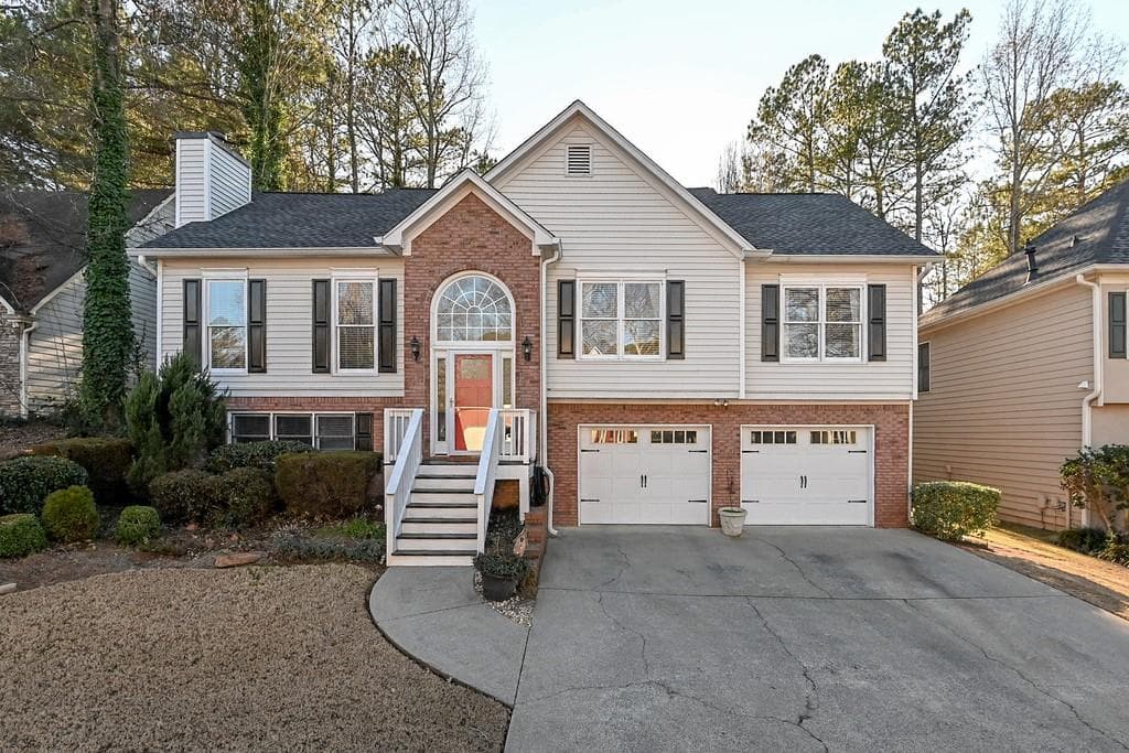 4 bedroom, 3 bathroom, 2,100 sq ft single family residence sold at 617 Overhill Drive, Woodstock, GA 30189