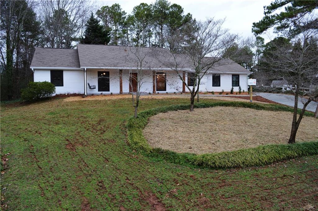 4 bedroom, 3 bathroom, 3,210 sq ft single family residence sold at 195 Thistlewood Lane, Roswell, GA 30075