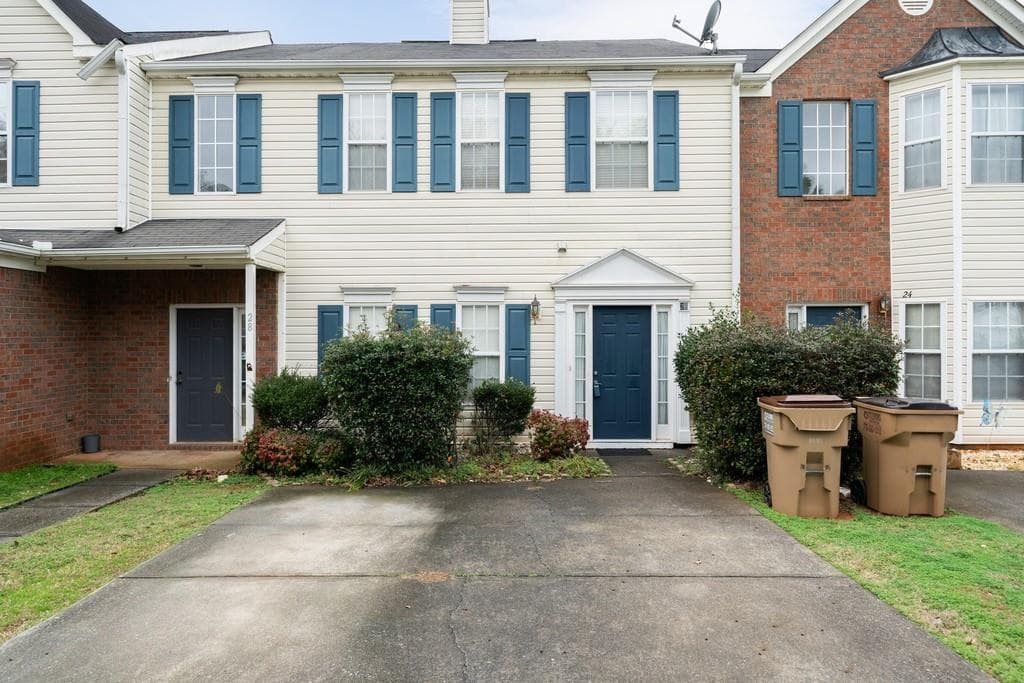 3 bedroom, 3 bathroom, 1,534 sq ft townhouse sold at 26 HAMPTON Drive, Cartersville, GA 30121