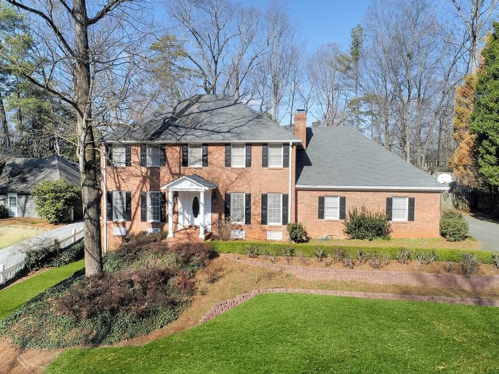 560 Cambridge Way, Sandy Springs, GA 30328 — most recent listing photo