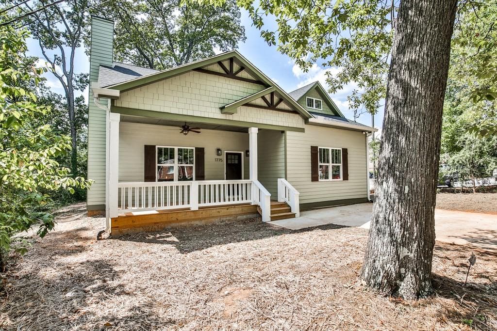 3 bedroom, 2 bathroom, 1,775 sq ft single family residence sold at 1775 Melrose Drive, Atlanta, GA 30310
