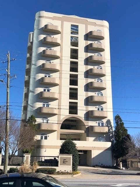 2 bedroom, 2 bathroom condominium sold at 2161 NE Peachtree Road 207, Atlanta, GA 30309