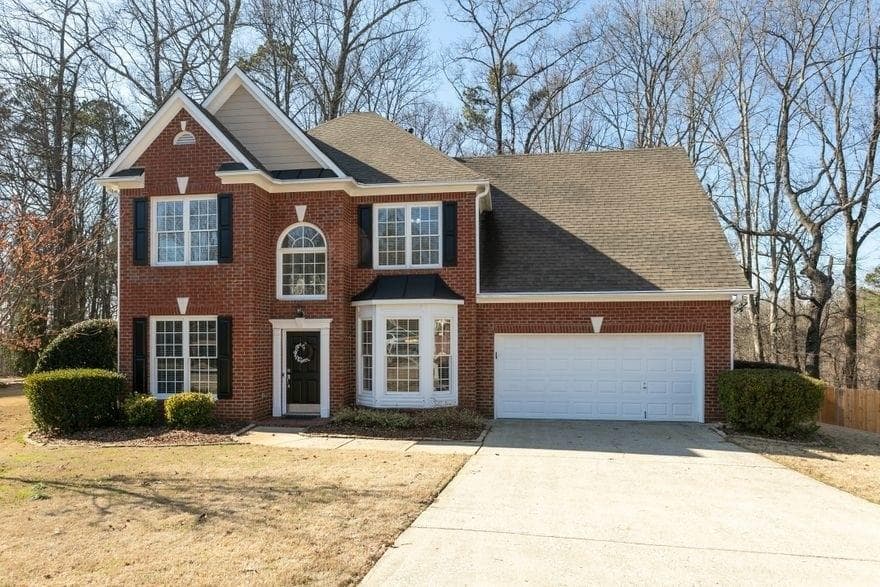 4 bedroom, 3 bathroom, 2,444 sq ft single family residence sold at 6010 Hampton Bluff Way, Roswell, GA 30075