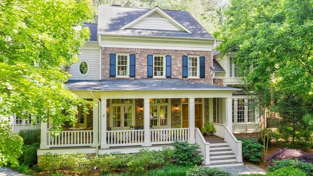 6 bedroom, 9 bathroom, 7,599 sq ft single family residence sold at 994 Buckingham Circle, Atlanta, GA 30327