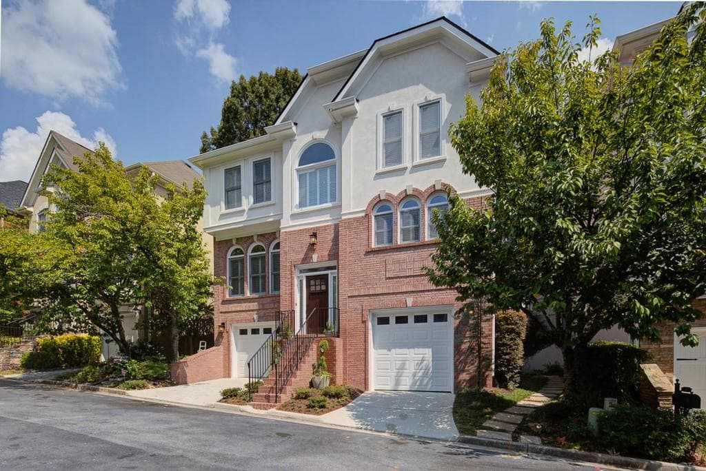 4 bedroom, 4 bathroom, 3,655 sq ft single family residence sold at 2 Highland Park Lane, Atlanta, GA 30306