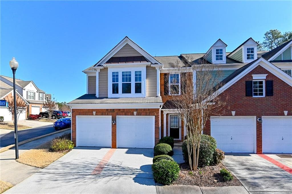 3 bedroom, 3 bathroom, 1,836 sq ft townhouse sold at 505 Warwick Place, Roswell, GA 30076