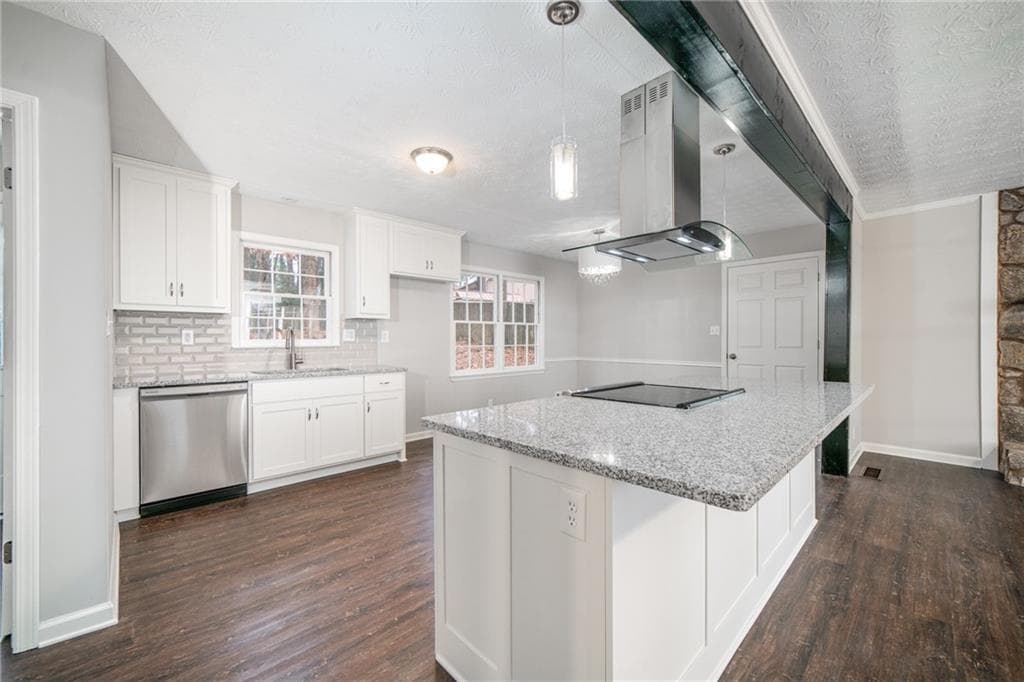 1872 Farmwood Drive, Lawrenceville, GA 30043 — most recent listing photo