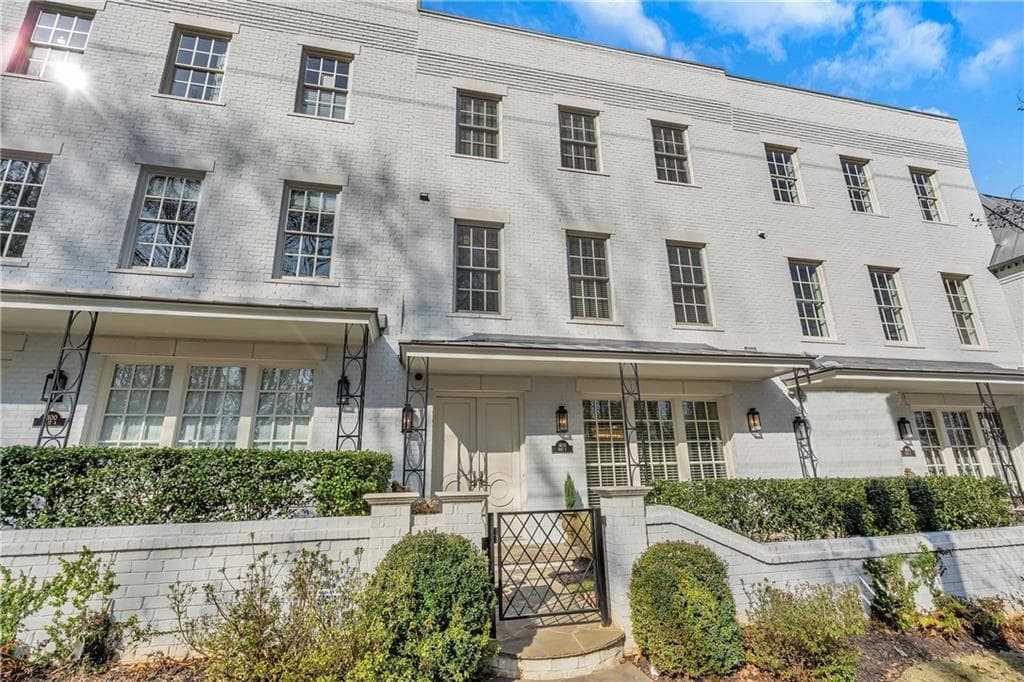 4 bedroom, 5 bathroom, 4,505 sq ft townhouse sold at 1400 Piedmont Avenue 5, Atlanta, GA 30309