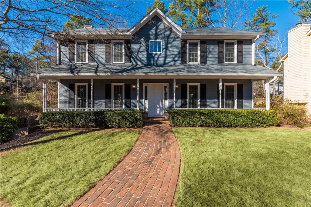 4 bedroom, 3 bathroom, 2,528 sq ft single family residence sold at 9170 Eves Circle, Roswell, GA 30076
